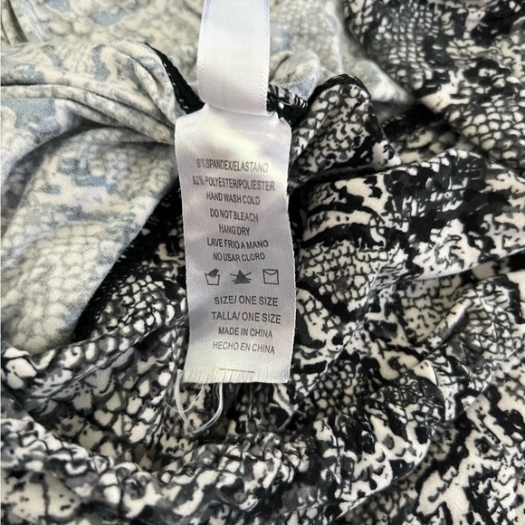 Python Print Leggings - Picture 4 of 4